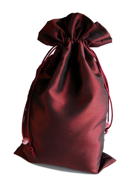 подарок мужчине на 23 февраля в подарочной упаковке в виде мешочка